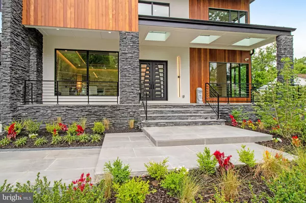 Mclean, VA 22102,7816 GEORGETOWN PIKE