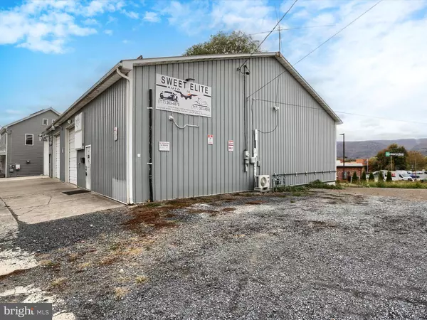 Lewistown, PA 17044,164 W 4TH ST