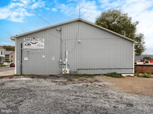 Lewistown, PA 17044,164 W 4TH ST