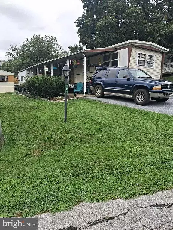 Mount Wolf, PA 17347,420 HOLLY DR