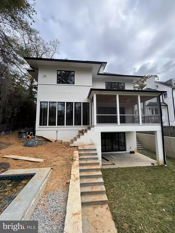 Washington, DC 20008,2733 CHESAPEAKE ST NW