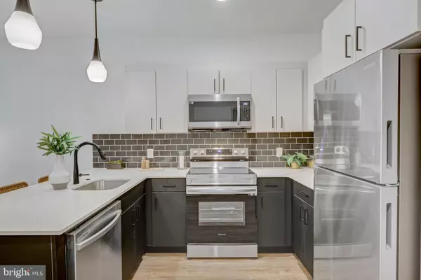 Philadelphia, PA 19128,5001 UMBRIA ST #U203