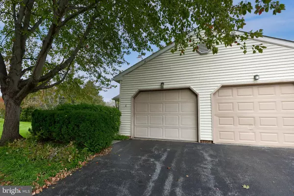 Lancaster, PA 17603,6 TOWNSEND CT