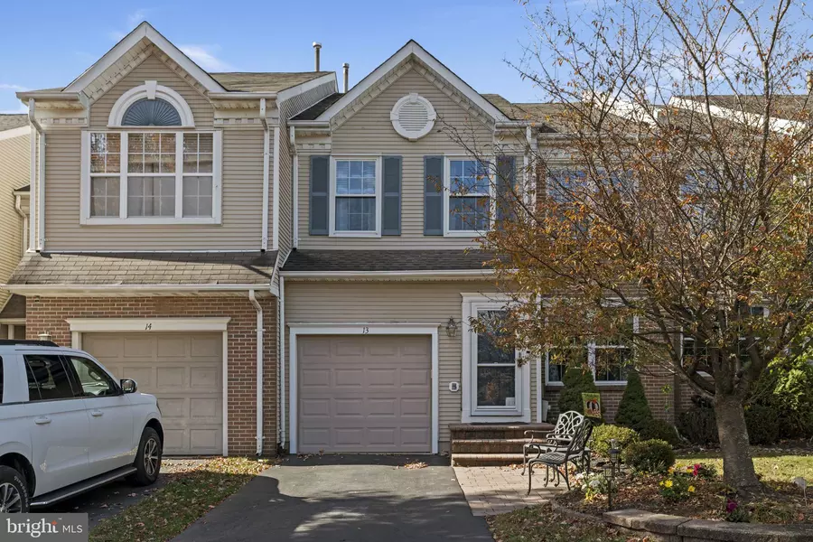 13 SPARROW WALK, Newtown, PA 18940