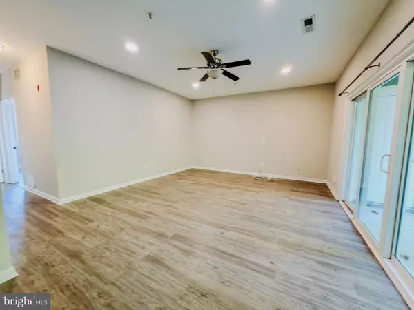 Arnold, MD 21012,599 OAKLAND HILLS DR #1A