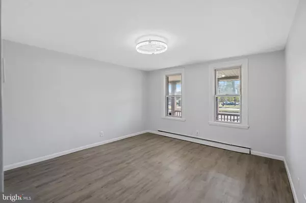 Burlington, NJ 08016,704 US-130