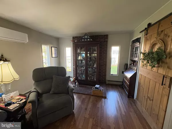 Levittown, PA 19056,11 DOLPHIN RD