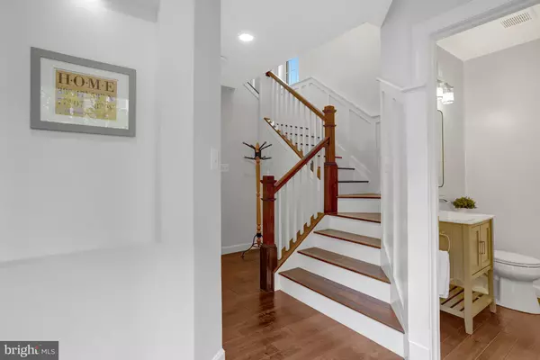 Alexandria, VA 22304,954 HARRISON CIR