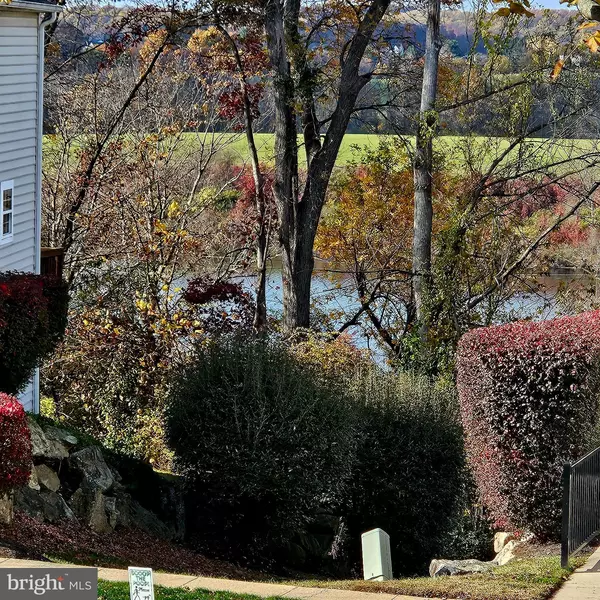 Downingtown, PA 19335,913 HARBOUR RIDGE LN