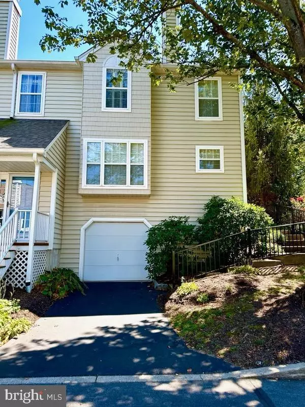 Downingtown, PA 19335,913 HARBOUR RIDGE LN