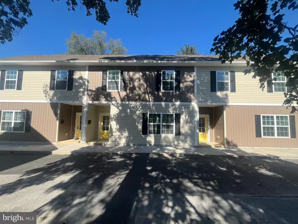 30 DAHLGREN ST E, Greencastle, PA 17225