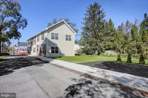 Greencastle, PA 17225,30 DAHLGREN ST E