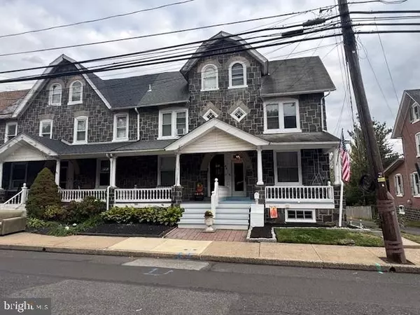 44 E WALNUT ST, Sellersville, PA 18960