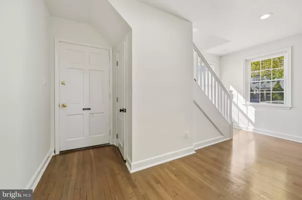 Washington, DC 20020,2110 SUITLAND TER SE
