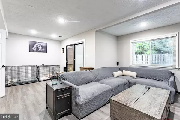 Reston, VA 20191,2045 WINGED FOOT CT