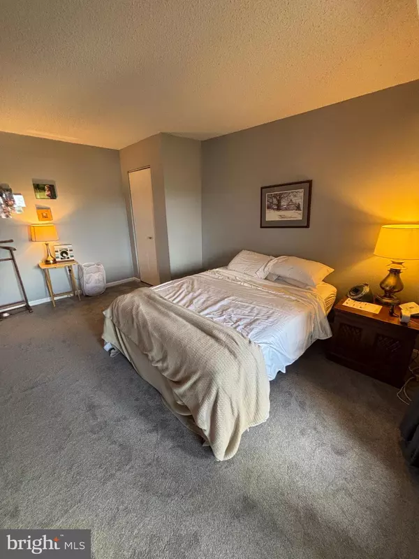 Baltimore, MD 21210,1040 DEER RIDGE DR #402