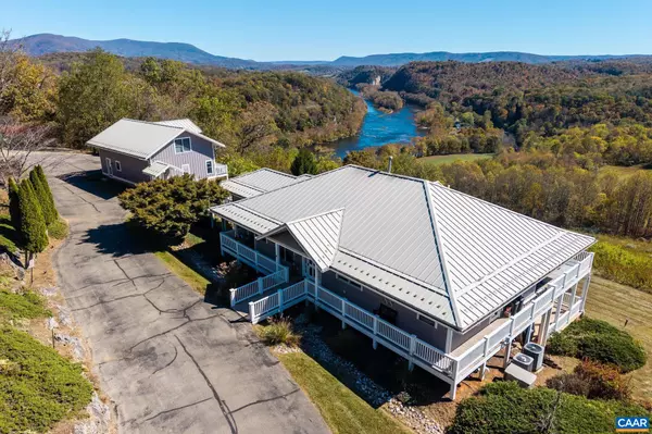 125 RIVER RIDGE DR, Pearisburg, VA 24134