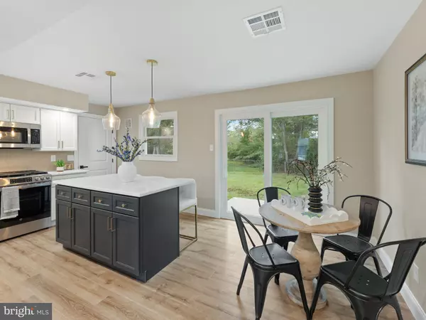Gibbstown, NJ 08027,242 S POPLAR ST