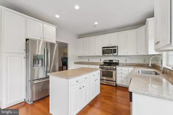 Solomons, MD 20688,1371 SCHOONER LOOP #1371