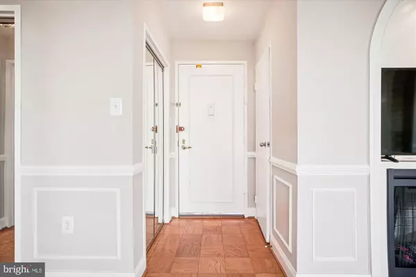 Rockville, MD 20852,10401 GROSVENOR PL #1515