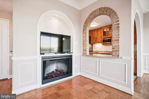 Rockville, MD 20852,10401 GROSVENOR PL #1515