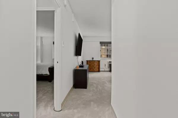 Philadelphia, PA 19103,1900-34 JOHN F KENNEDY BLVD #822