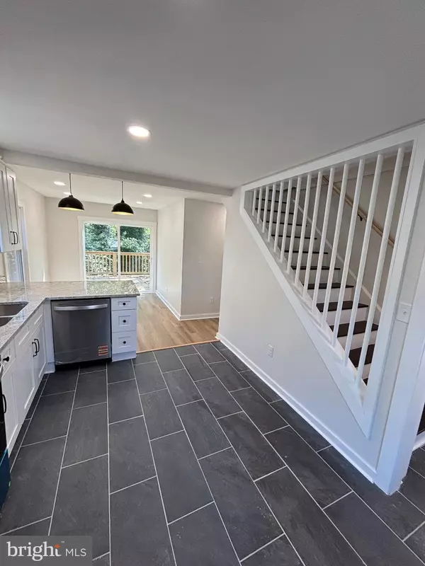 Charlottesville, VA 22903,242 MONTE VISTA AVE