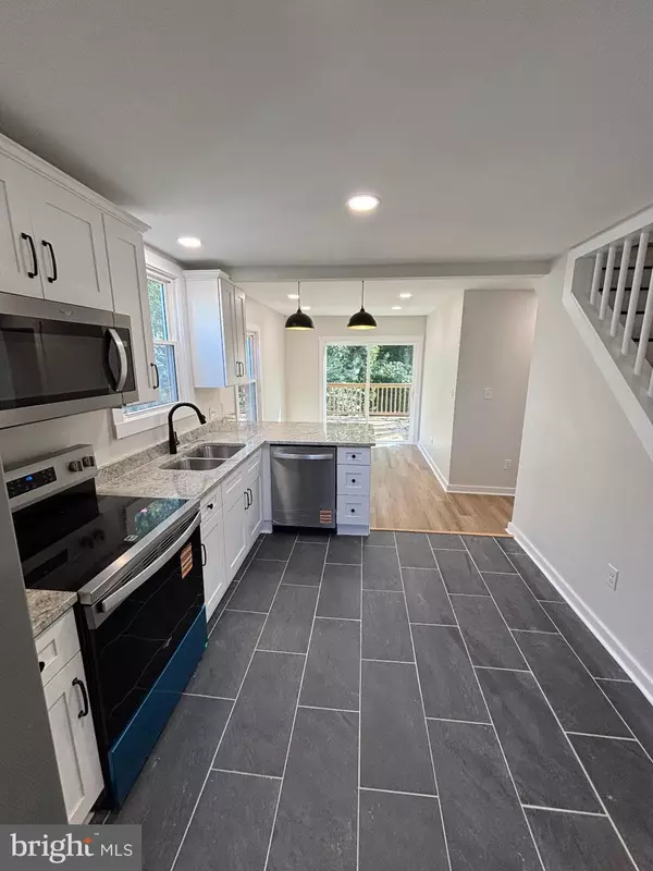 Charlottesville, VA 22903,242 MONTE VISTA AVE