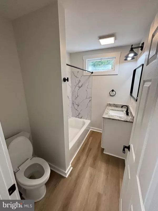 Charlottesville, VA 22903,242 MONTE VISTA AVE