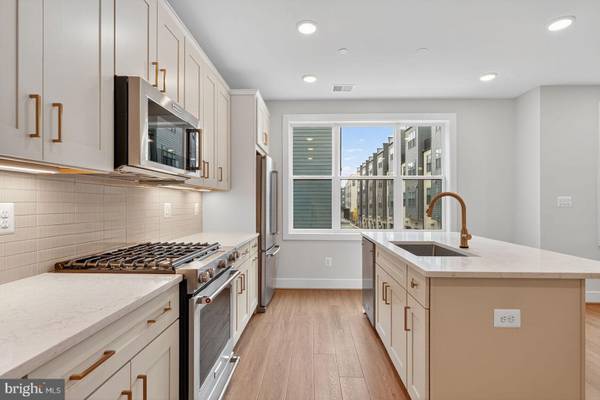 Alexandria, VA 22301,112 PEPPERELL ST