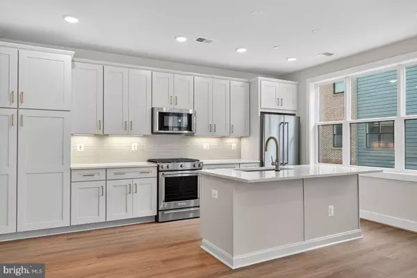 112 PEPPERELL ST, Alexandria, VA 22301