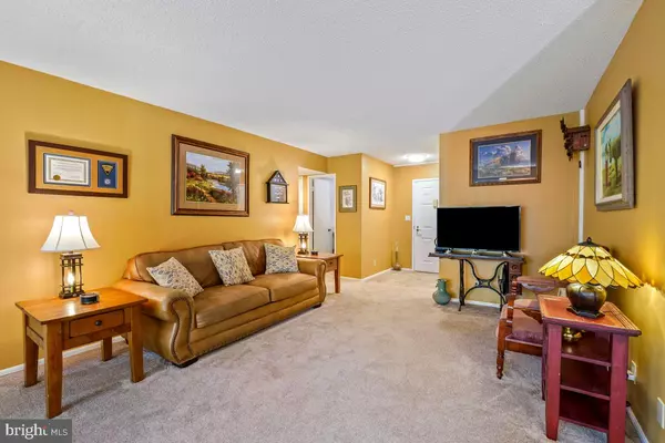 Alexandria, VA 22303,5901 MOUNT EAGLE DR #216