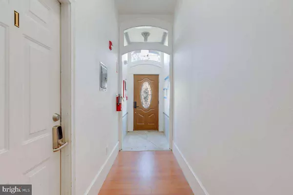 Philadelphia, PA 19130,876 N 19TH ST