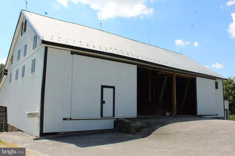 4882 WOLFGANG RD #BARN & GARAGE, Glenville, PA 17329