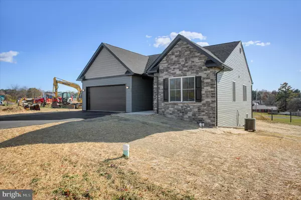 Waynesboro, PA 17268,405 GUARD LN