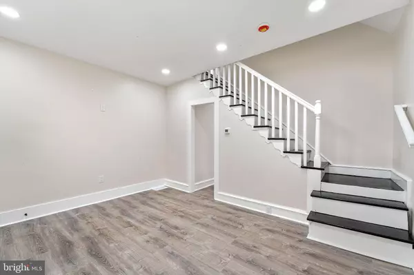 Camden, NJ 08104,733 TULIP ST