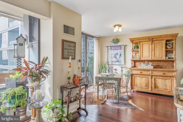 Philadelphia, PA 19107,1326-42 SPRUCE ST #808