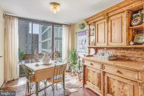 Philadelphia, PA 19107,1326-42 SPRUCE ST #808