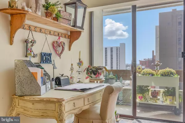 Philadelphia, PA 19107,1326-42 SPRUCE ST #808