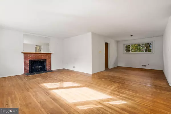 Springfield, VA 22151,5512 FLAG RUN DR