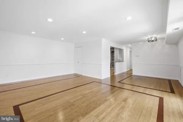 Woodbridge, VA 22192,12709 GORDON BLVD #67