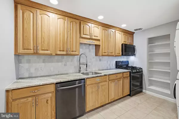 Woodbridge, VA 22192,12709 GORDON BLVD #67