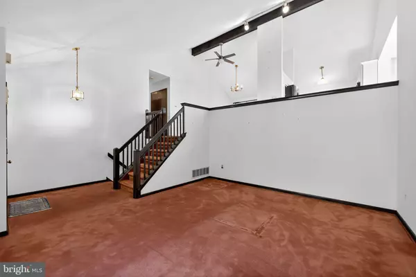 Philadelphia, PA 19128,929 MANATAWNA AVE