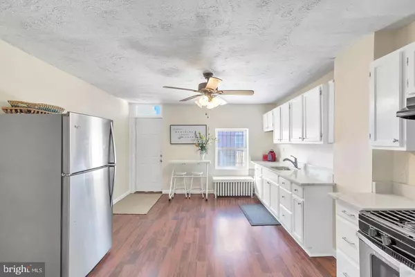 2925 E MONUMENT ST, Baltimore, MD 21205