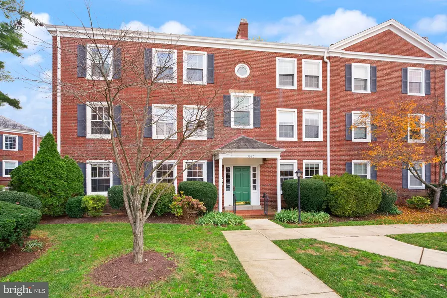3080 S ABINGDON ST #A1, Arlington, VA 22206