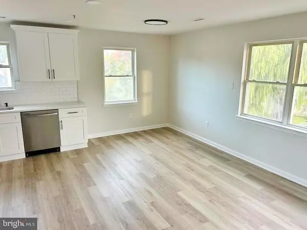 Roslyn, PA 19001,1336 EASTON RD #D