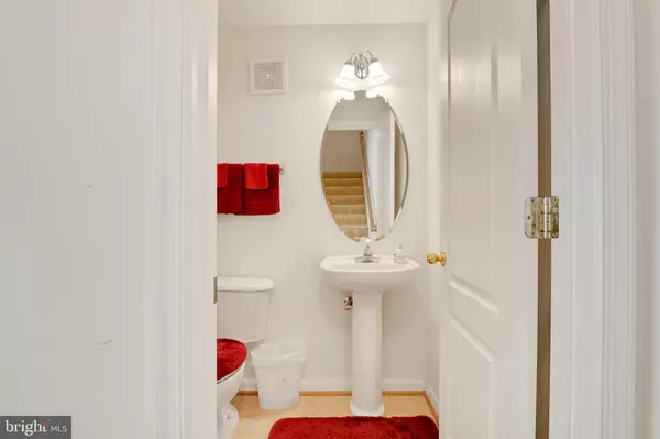 Aldie, VA 20105,41971 BLUE FLAG TER