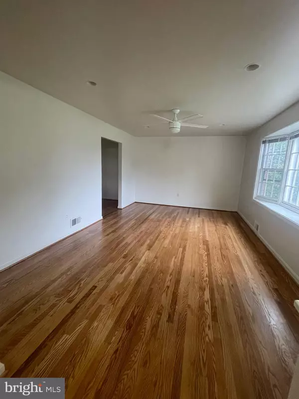 Silver Spring, MD 20902,10317 FOLK ST