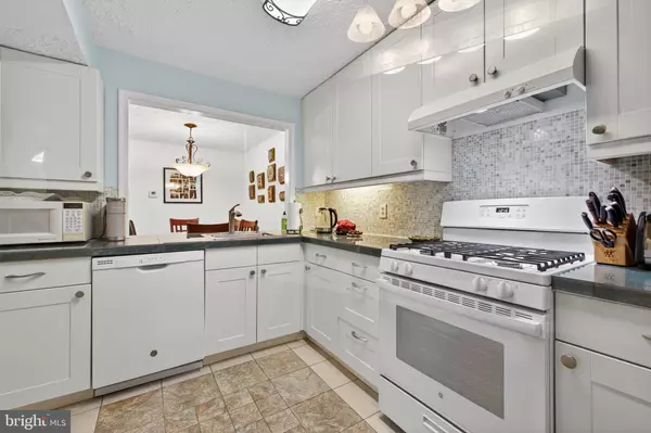 Gaithersburg, MD 20879,910 WINDBROOKE DR #910