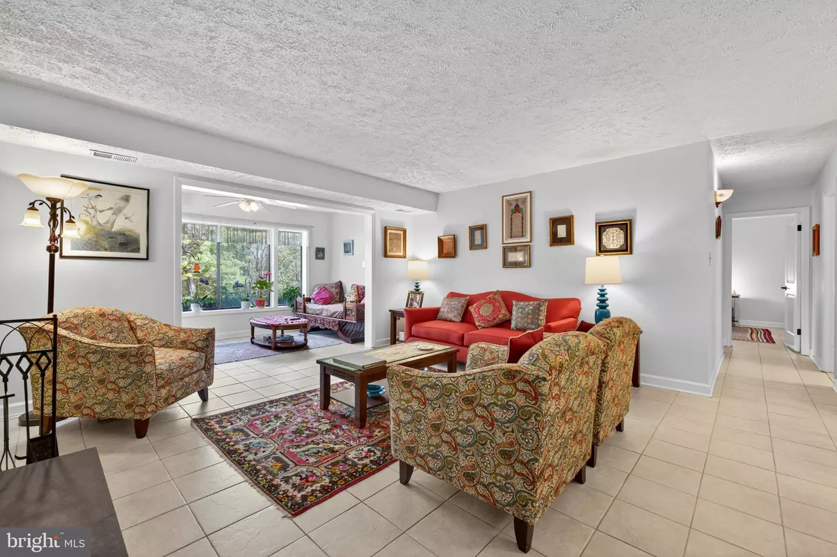 Gaithersburg, MD 20879,910 WINDBROOKE DR #910